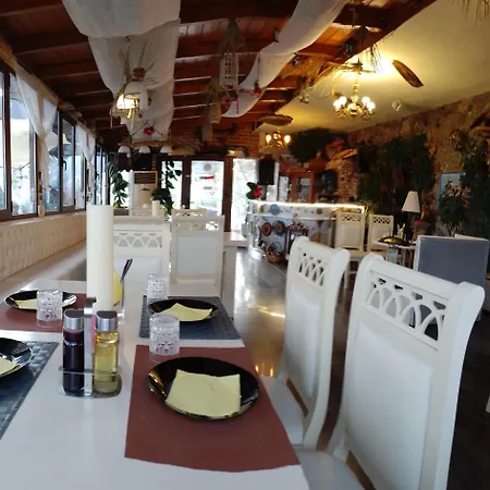 ホームステイ Bar Restaurant Stone Dream