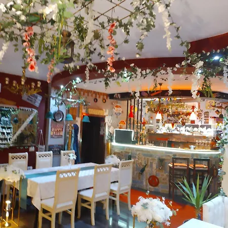 Bar Restaurant Stone Dream منزل للإقامة Udenisht