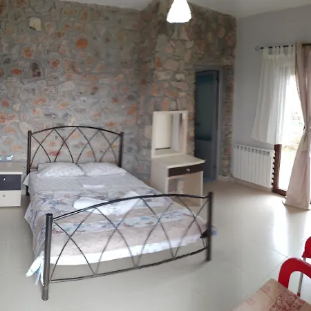 Bar Restaurant Stone Dream * Udenisht