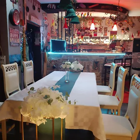 Bar Restaurant Stone Dream Privatunterkunft Udenisht