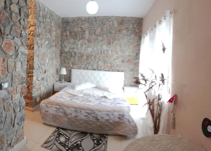 民宿 Bar Restaurant Stone Dream Udenisht